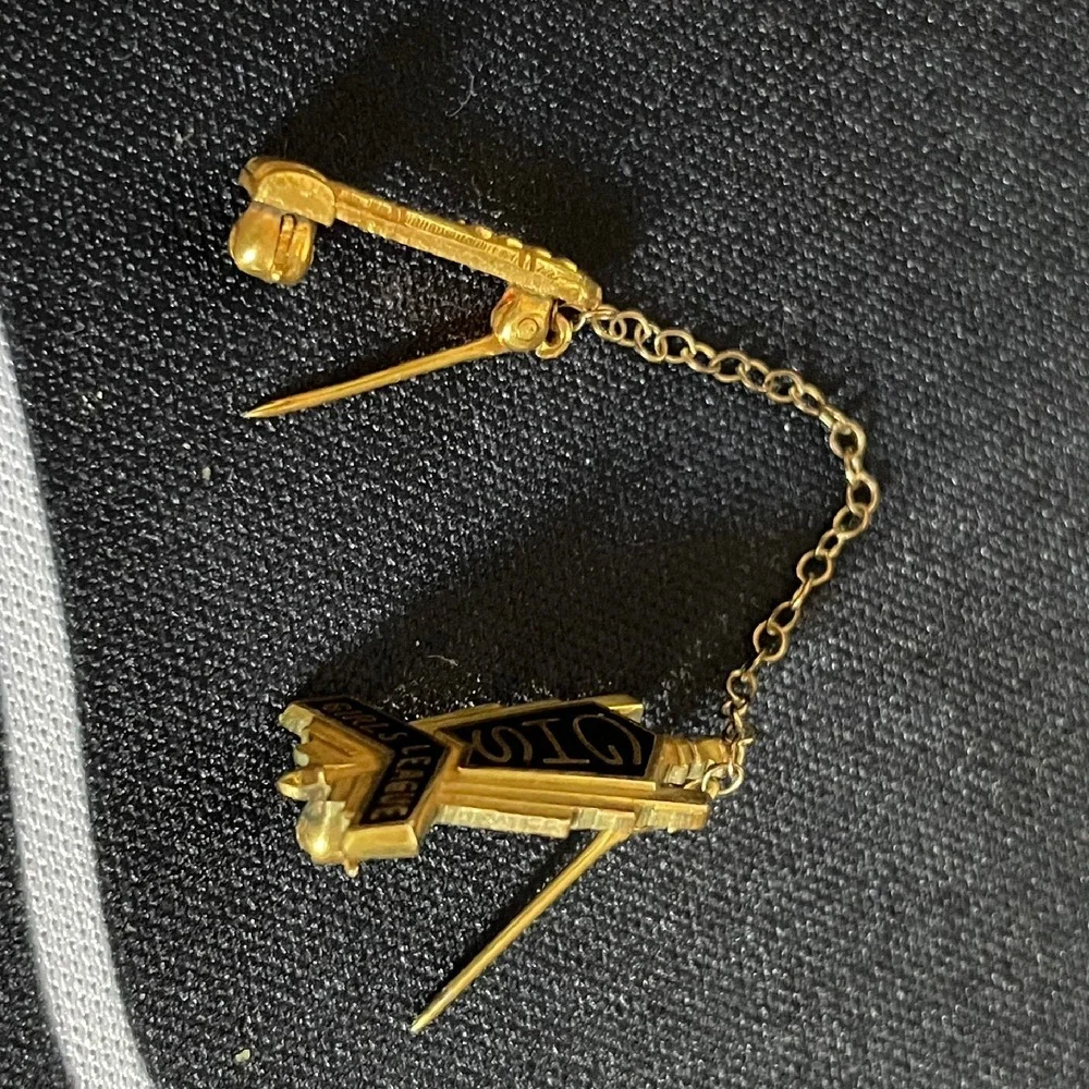Vintage Girls League President Pin Gavel Brooch Gold Tone Officer Jewelry‎ GHS